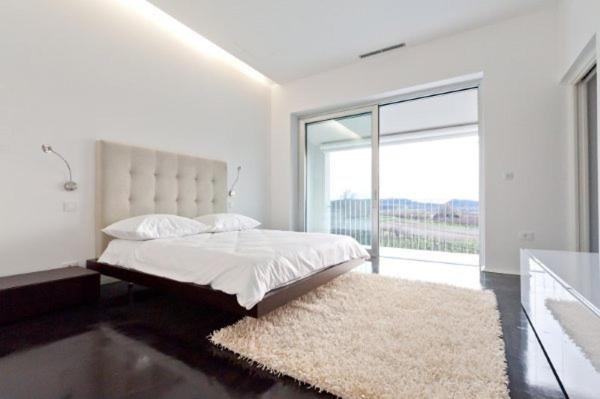 House Iaquin Hotel Dobrovo Room photo