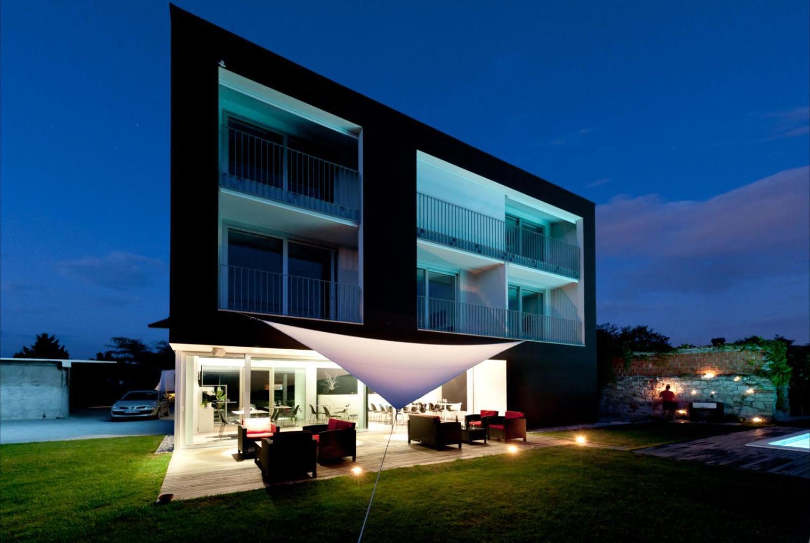 House Iaquin Hotel Dobrovo Exterior photo